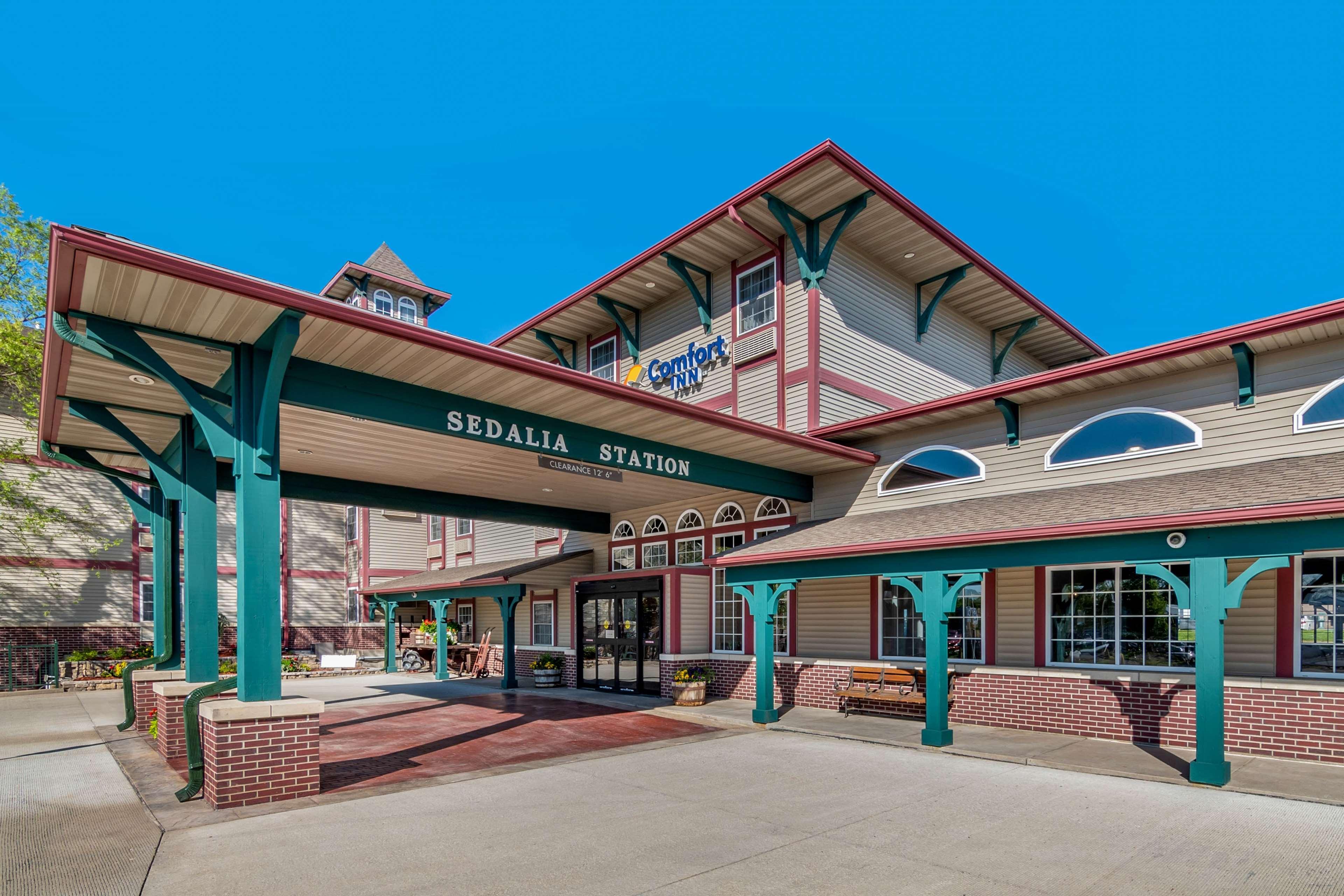 Comfort Inn Sedalia Station Exterior photo