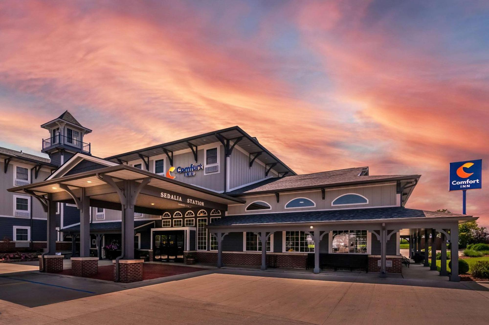 Comfort Inn Sedalia Station Exterior photo